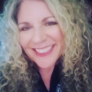 Meet your Posher, Alisa